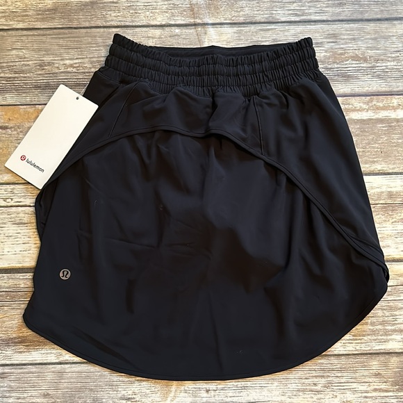 NWT Lululemon Hotty Hot HR Skirt LONG- Size 2 - Picture 4 of 4
